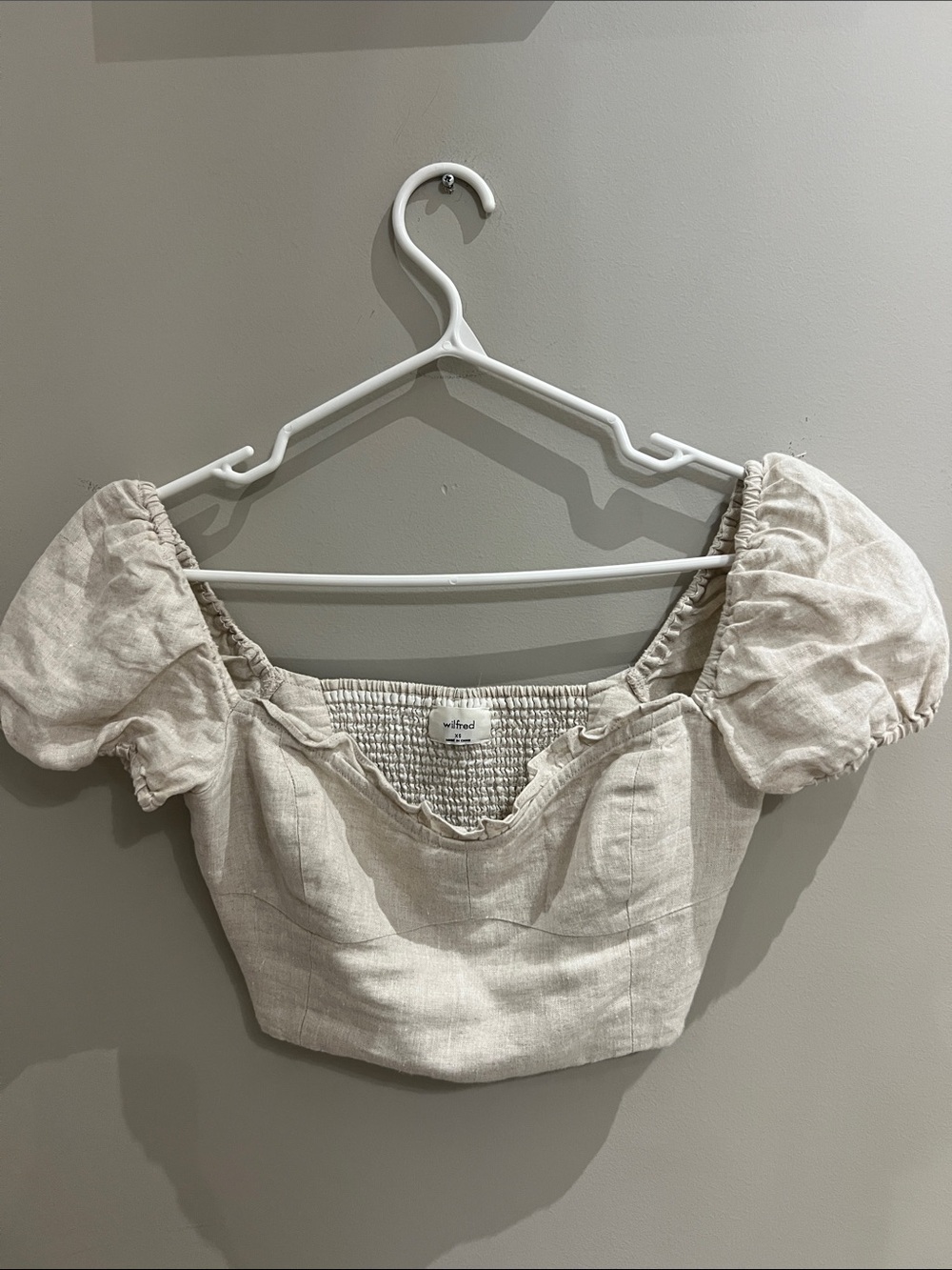 Wilfred Linen-Look Puff Sleeve Crop Top in Cream
